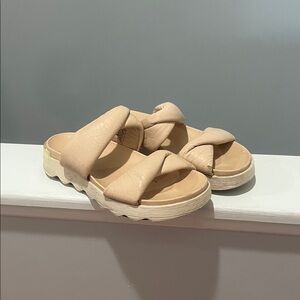 Well Worn Used Sorel Women's Viibe Twist Slide Sandals Nova Sand Size 9